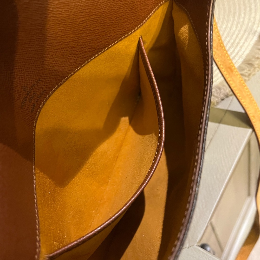 Louis Vuitton Musette Tango Crossbody - Picture 12 of 13
